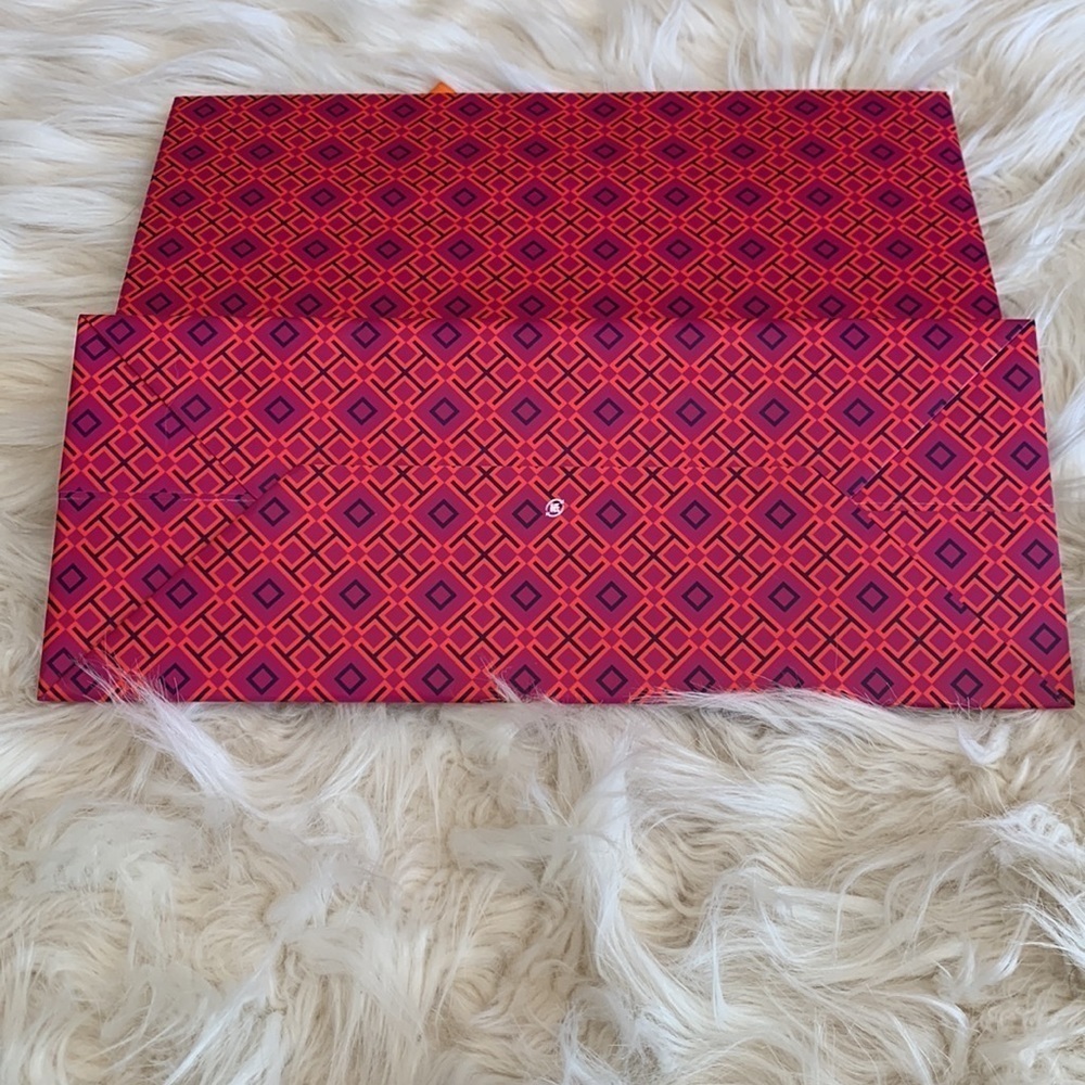Tory Burch Tile T-Print Medium Pink Purple Paper Shopping Bag - Picture 8 of 9